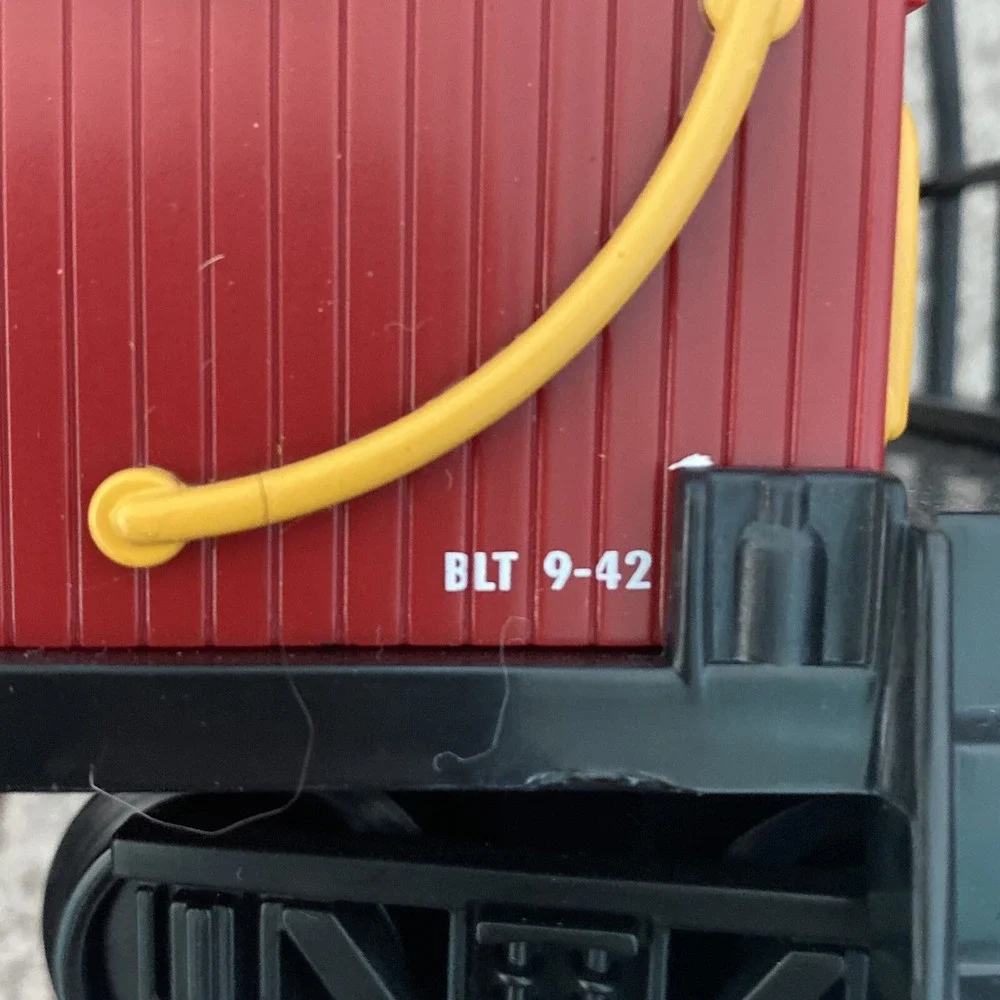 Lionel‎ Red Caboose PRR 477810 BLT 9-42